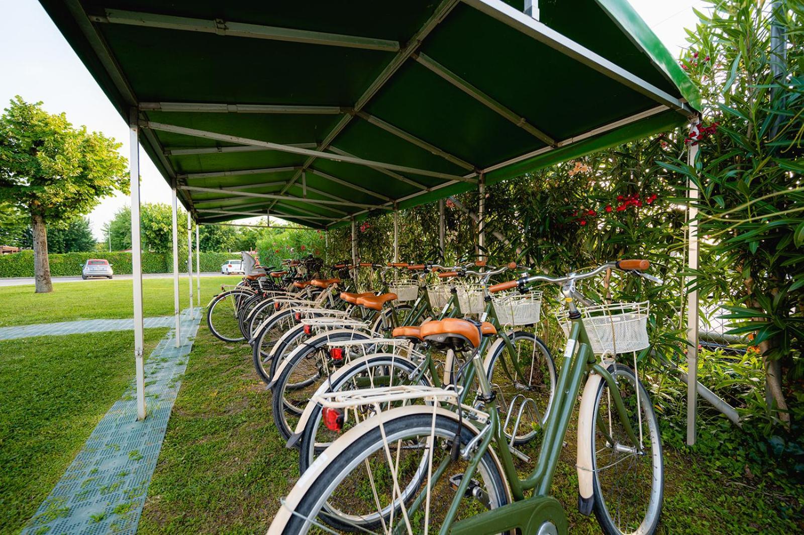 Glamping Lake Garda Peschiera del Garda Buitenkant foto