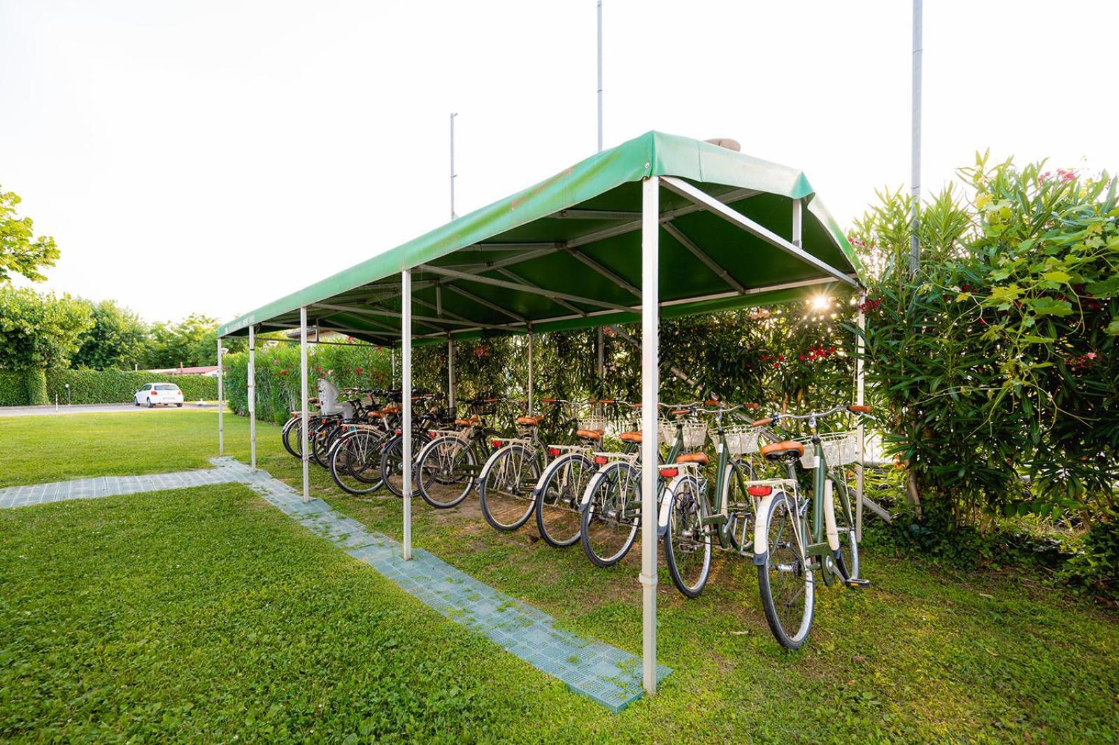 Glamping Lake Garda Peschiera del Garda Buitenkant foto