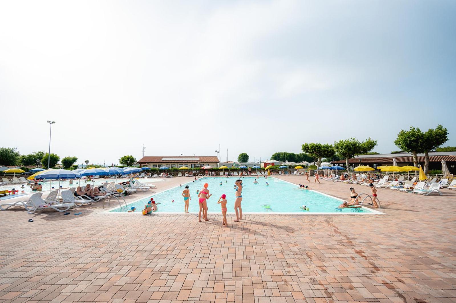 Glamping Lake Garda Peschiera del Garda Buitenkant foto